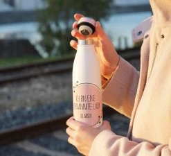 Isolierflasche Verdammte Lady In Weiß - 500 Ml -Typhoon Store geda labels isolierflasche verdammte lady in weiss 500 ml 1