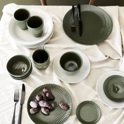 VTwonen Geschirr "Set/4 Bowls On Foot Relievo Dark Green" In Grün - 15.5cm -Typhoon Store vtwonen geschirr set 4 bowls on foot relievo dark green in grun 15 5cm 4